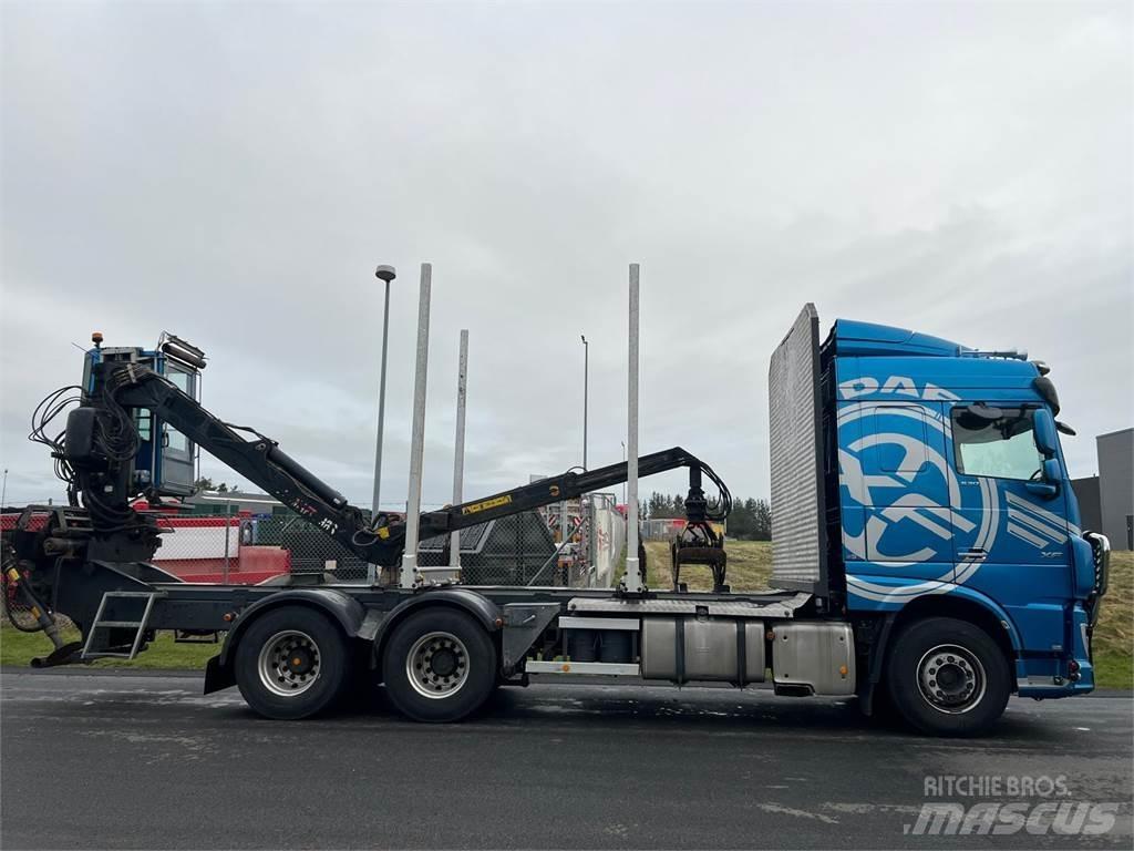 DAF XF530 FAT 6x4 木材トラック