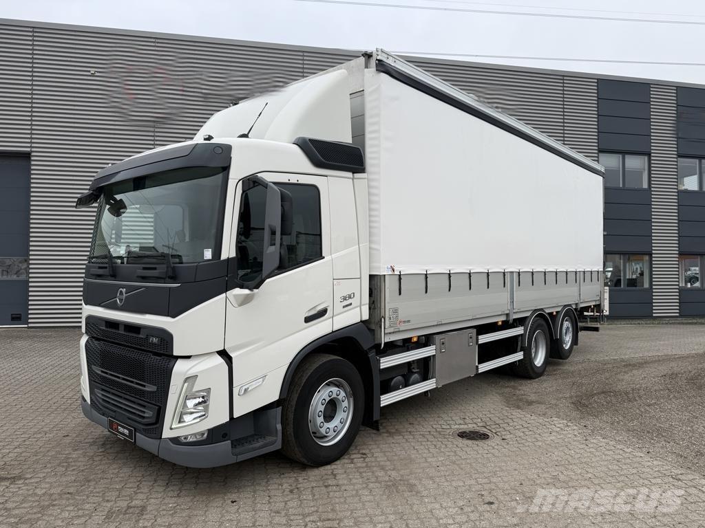 Volvo FM380 カーテンサイダートラック
