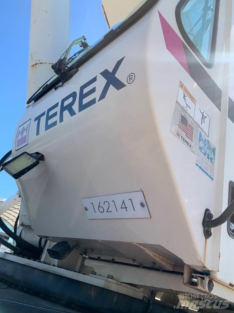 Terex  ラフテレーンクレーン
