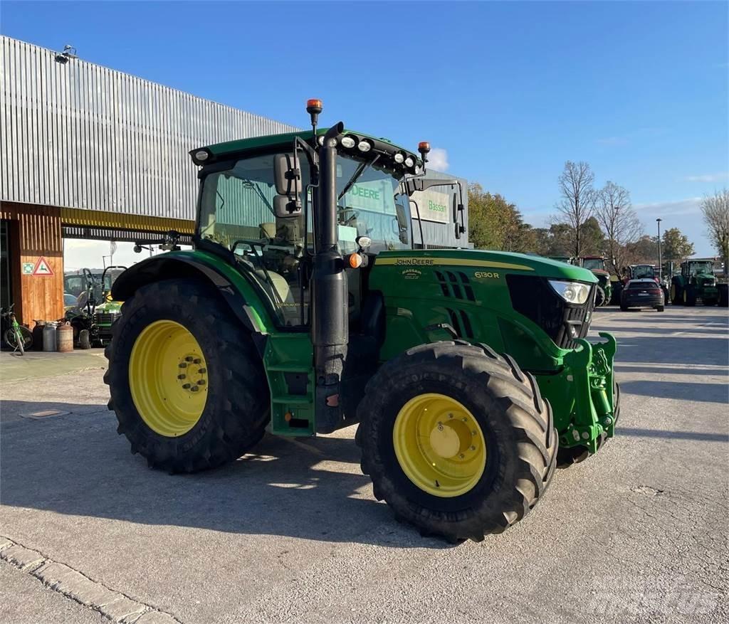 John Deere 6130 R トラクター