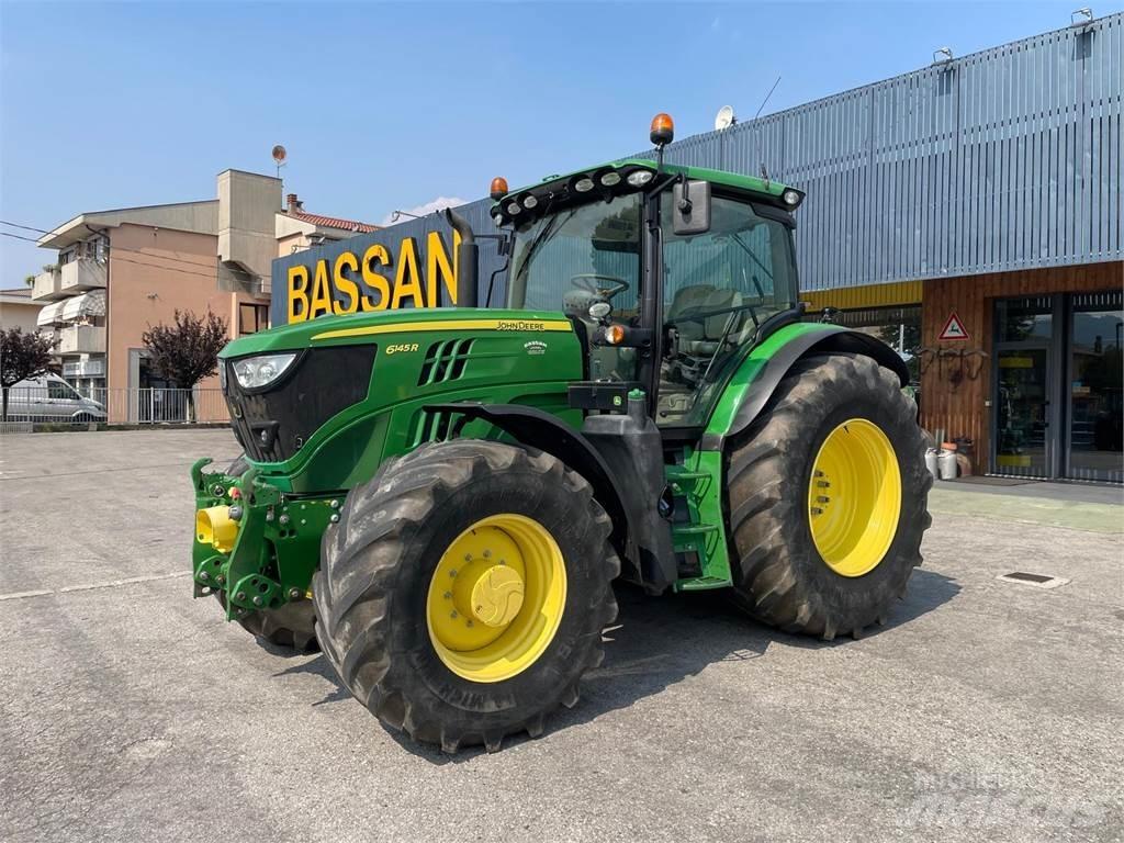 John Deere 6145 R トラクター