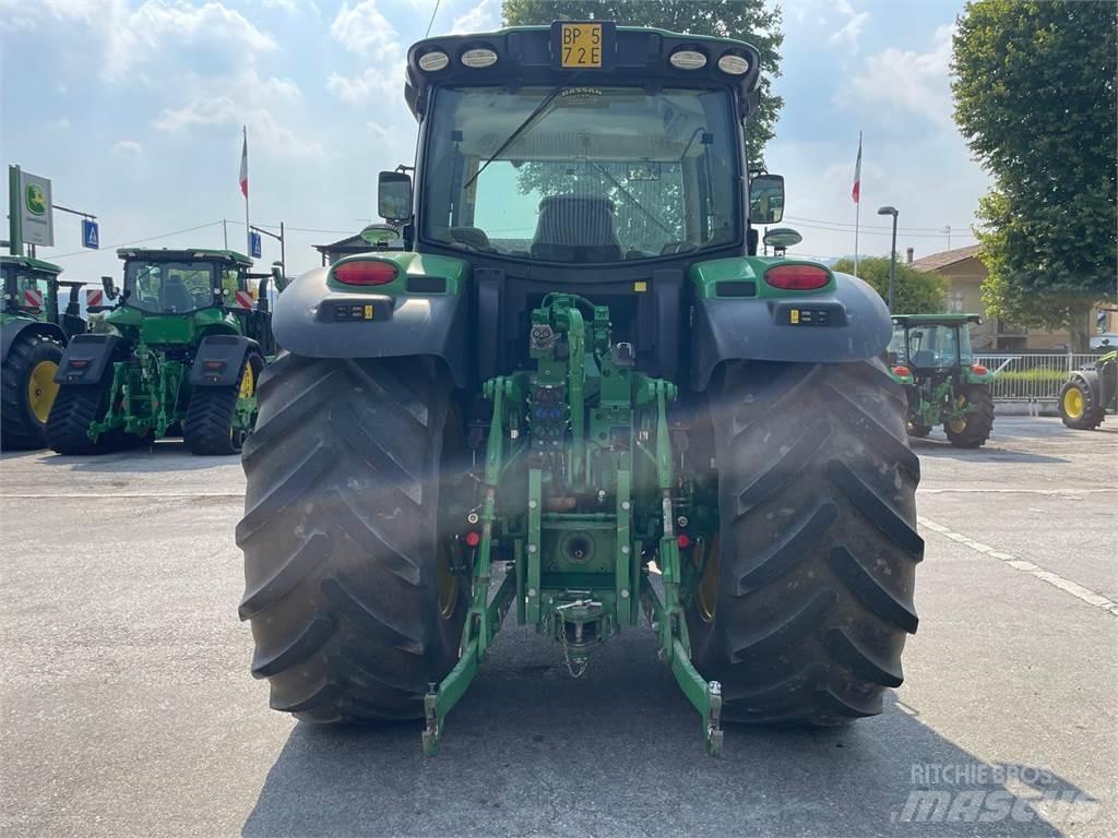 John Deere 6145 R トラクター