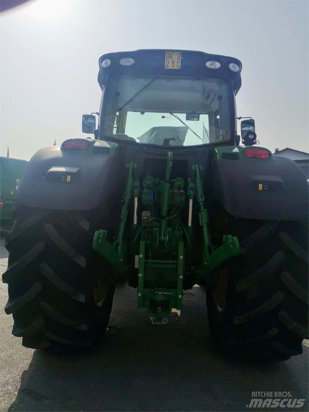 John Deere 6190 R トラクター