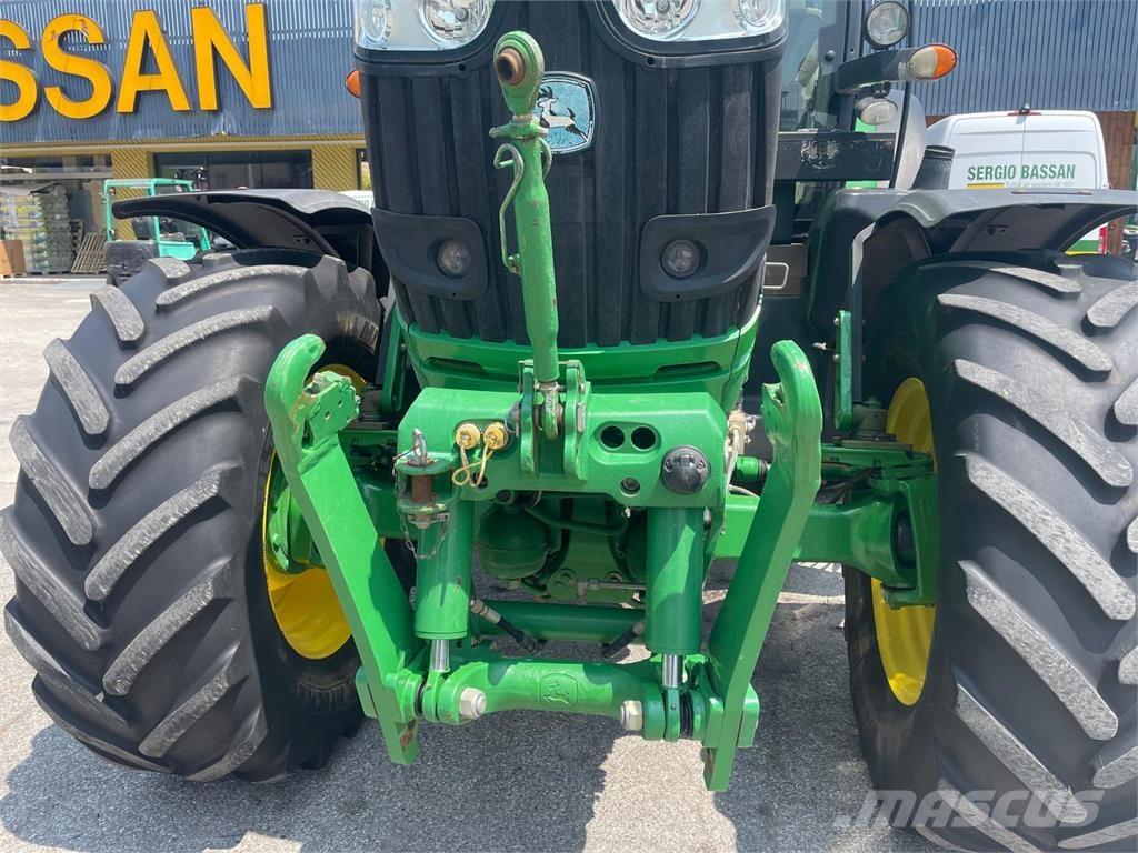 John Deere 6190 R トラクター