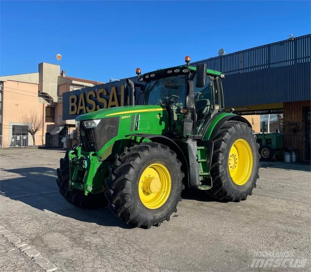 John Deere 6250 R トラクター