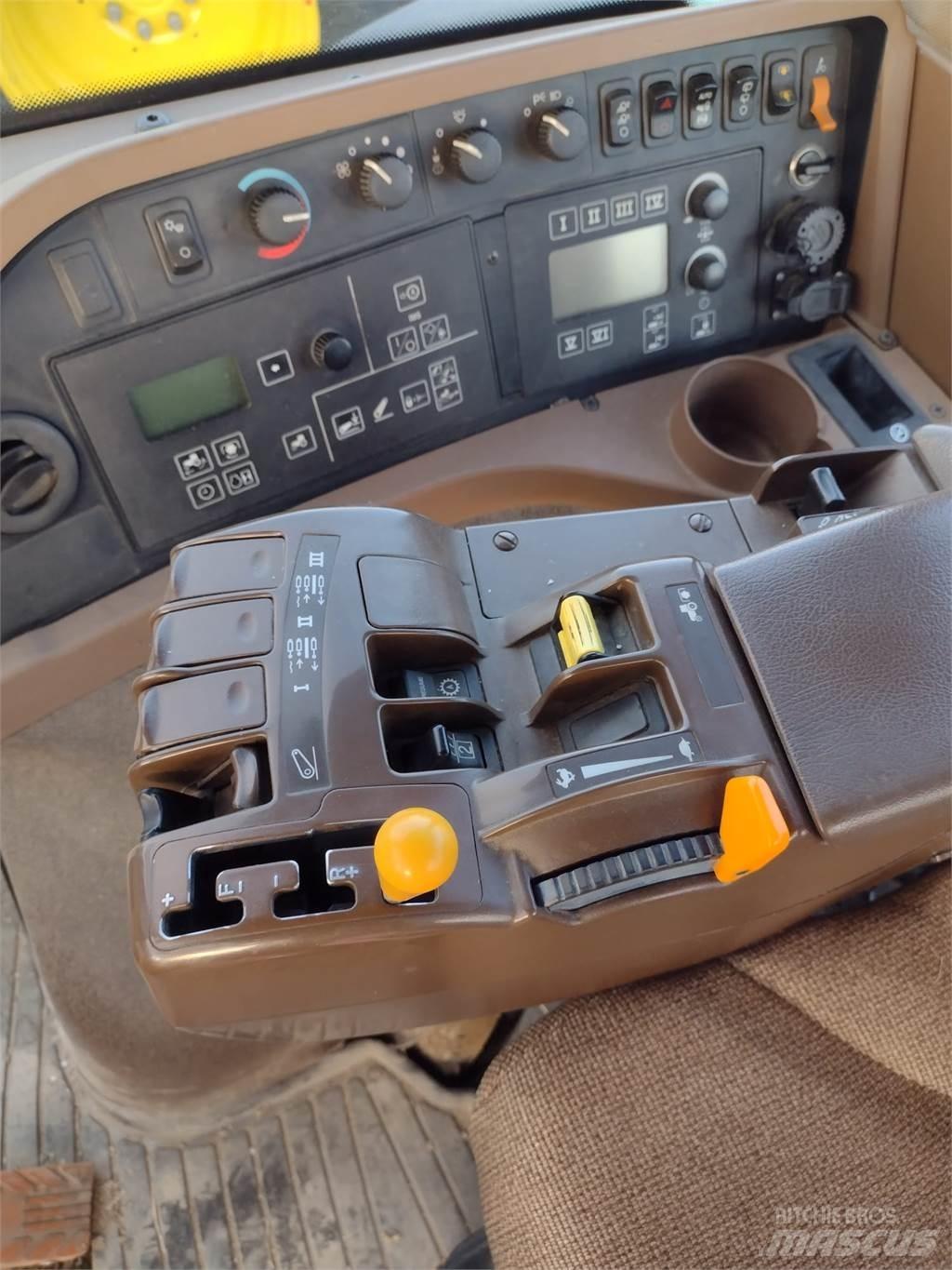 John Deere 8230 トラクター