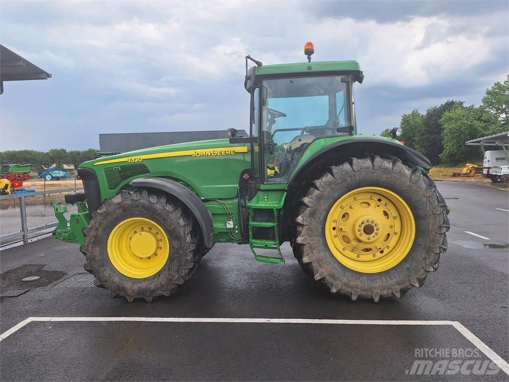 John Deere 8320 トラクター