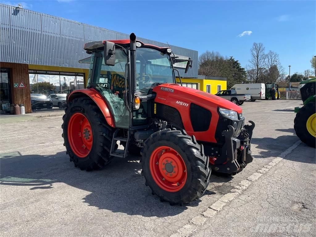 Kubota 5111 M トラクター