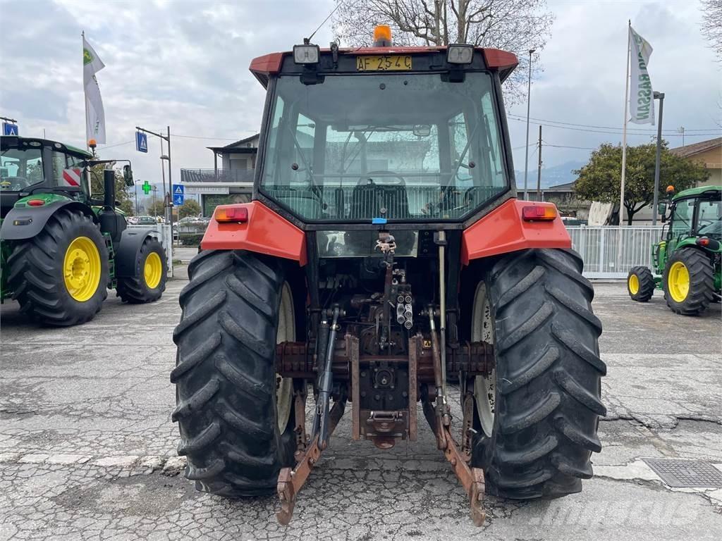 New Holland S 100 トラクター