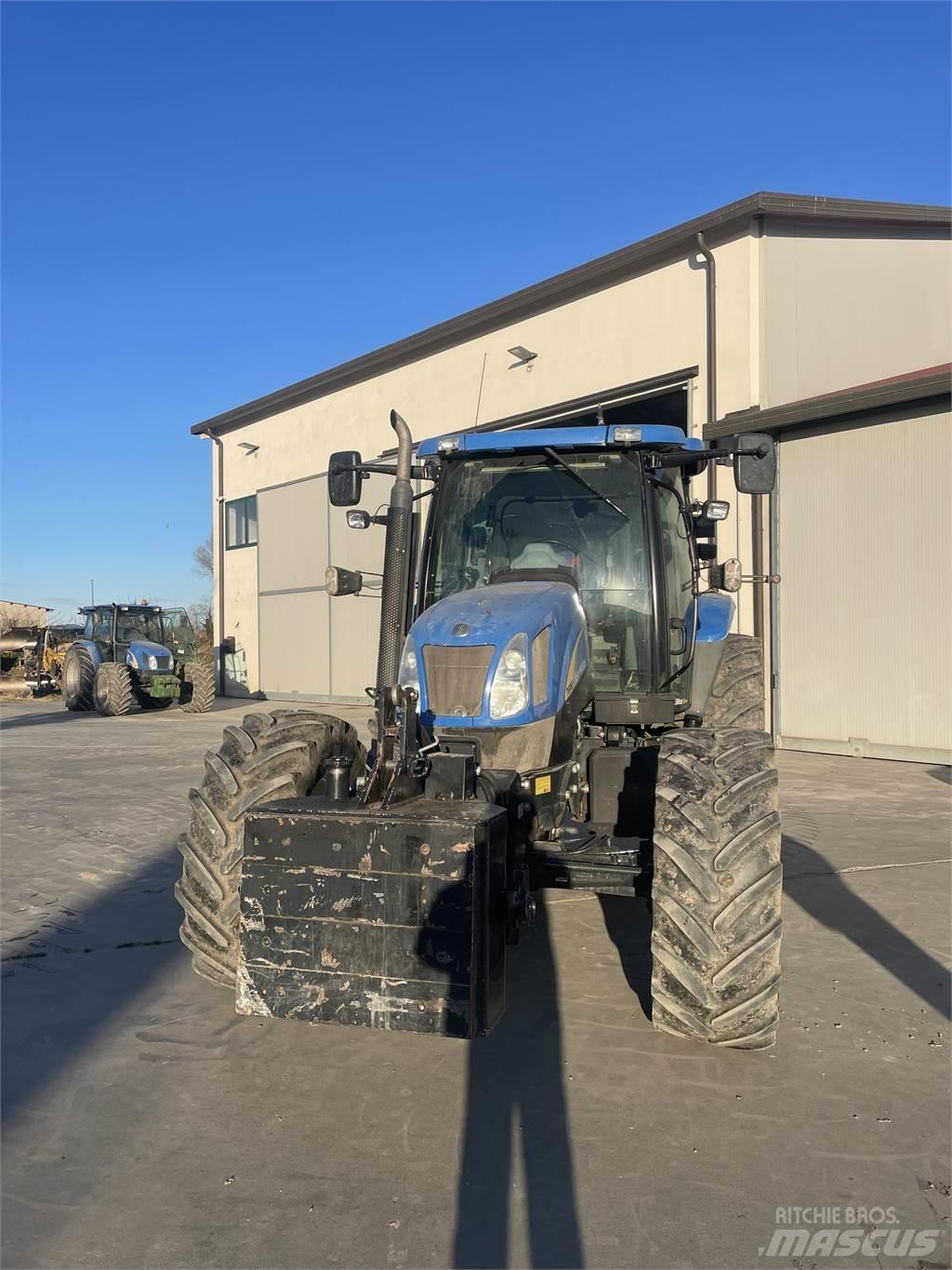 New Holland T6060 トラクター