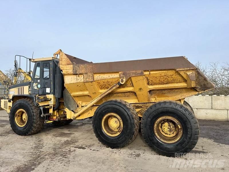 Bell B25C アーティキュレート式ダンプトラック