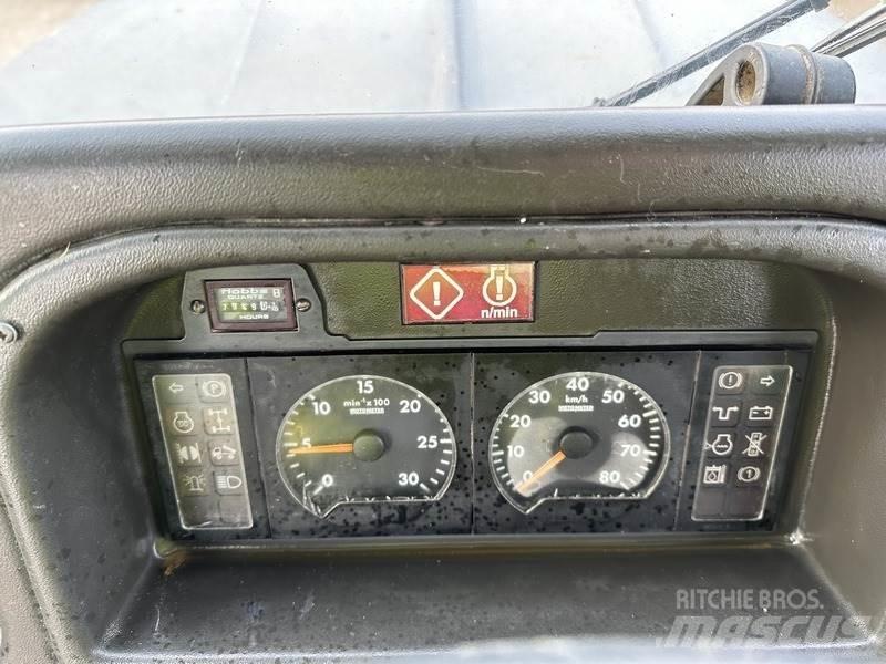 Bell B25C アーティキュレート式ダンプトラック