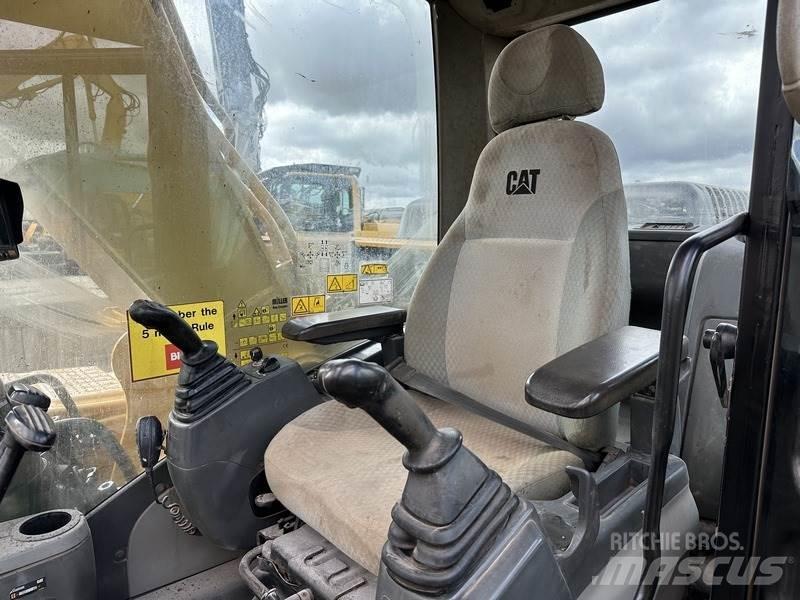 CAT 20T Excavator 大型油圧ショベル12t以上（パワーショベル・ユンボ）