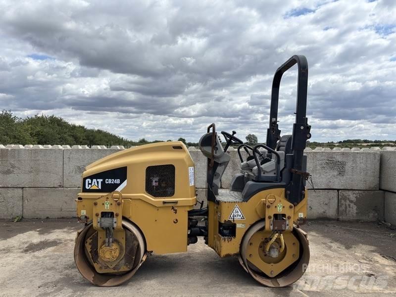 CAT CB24 B タンデムローラ