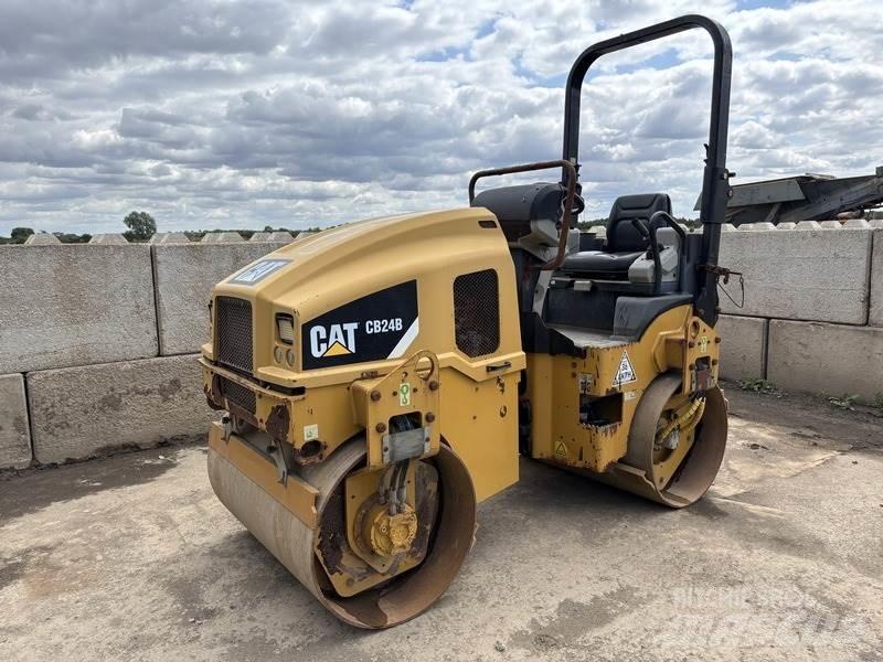 CAT CB24 B タンデムローラ