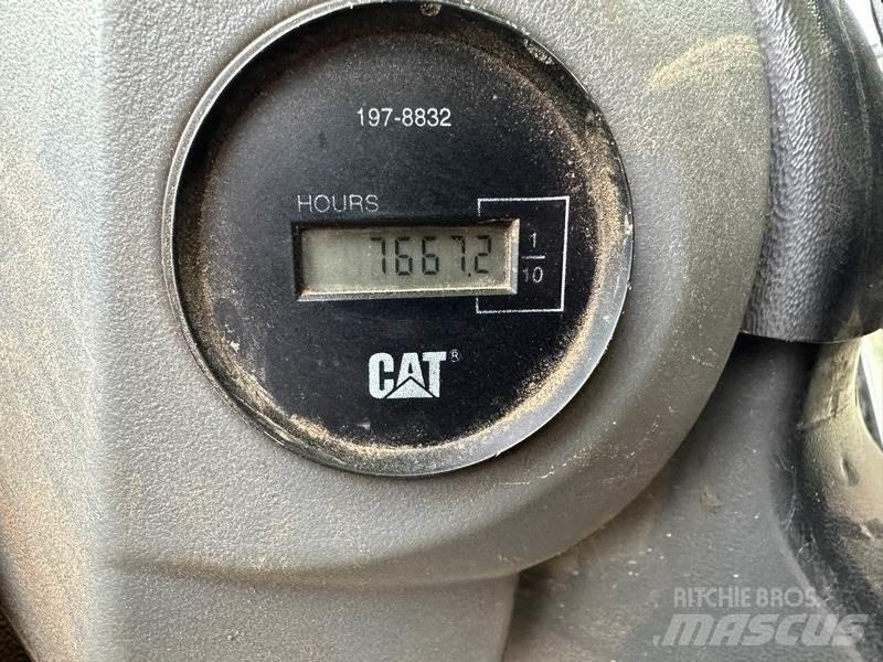 CAT CS-563 E タンデムローラ