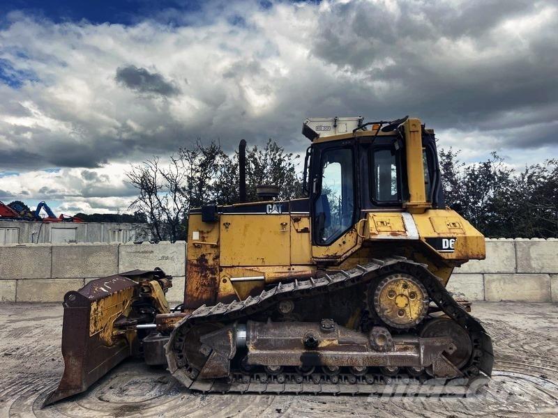 CAT D6M ブルドーザー