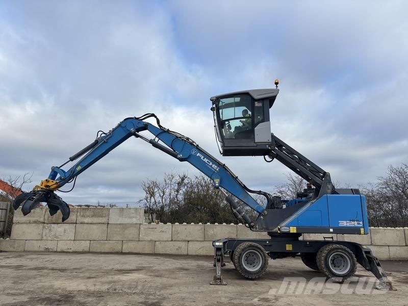 Fuchs MHL320 廃棄物／工業産廃処理機