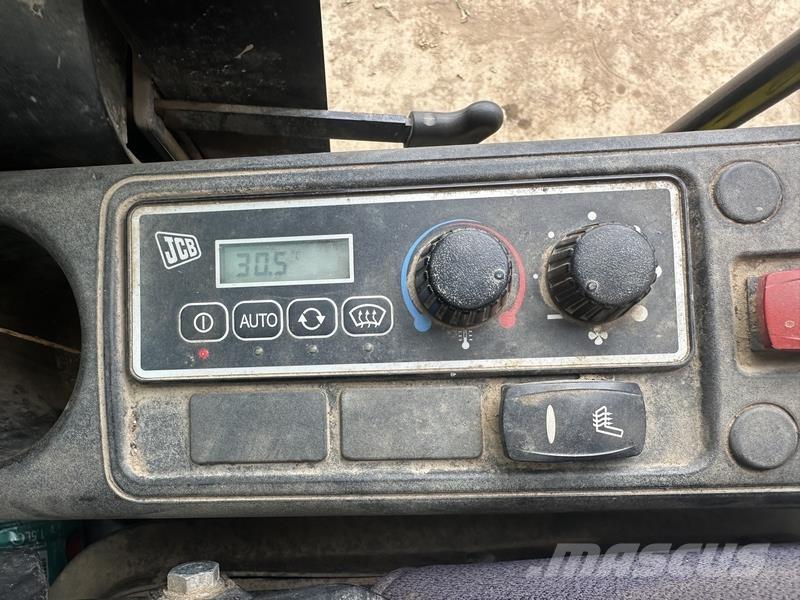 JCB JS130 大型油圧ショベル12t以上（パワーショベル・ユンボ）