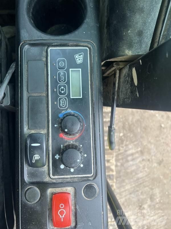 JCB JS145 LC T4 大型油圧ショベル12t以上（パワーショベル・ユンボ）