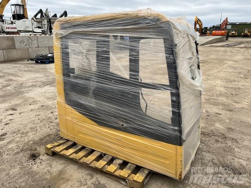 Komatsu PC130-8 建設機械 -　その他