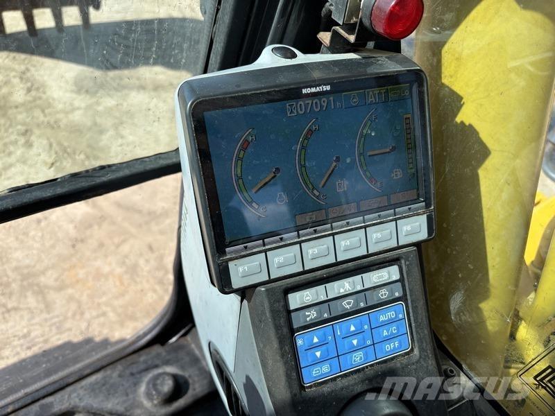 Komatsu PC210 LC-8 大型油圧ショベル12t以上（パワーショベル・ユンボ）