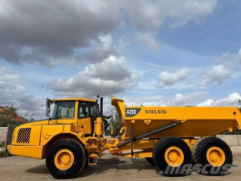 Volvo A25 アーティキュレート式ダンプトラック