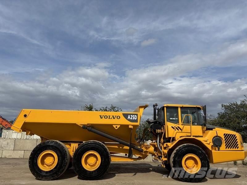 Volvo A25 アーティキュレート式ダンプトラック
