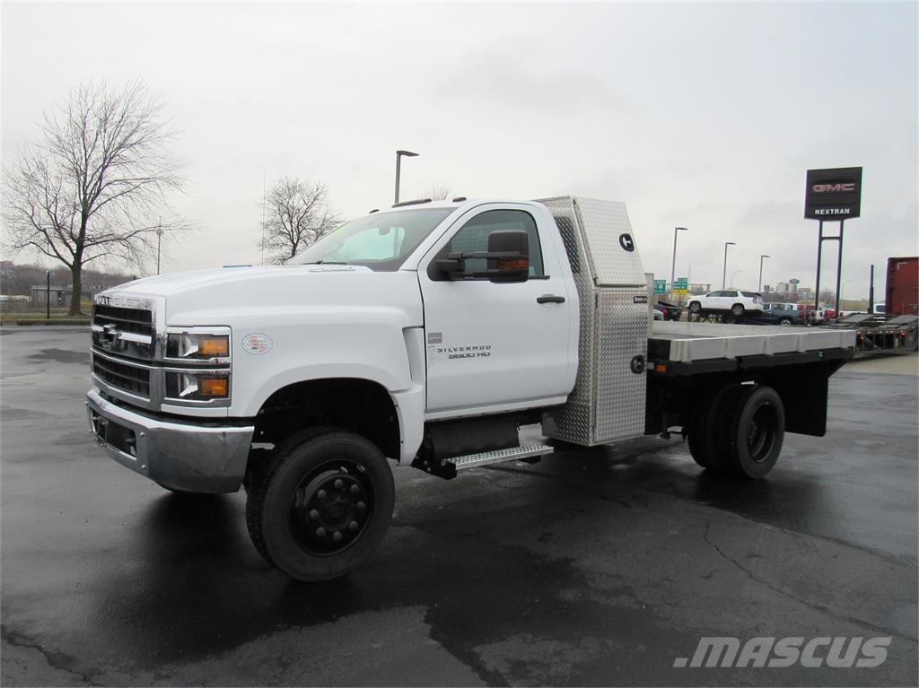 Chevrolet C5500 キャブ付きシャーシ