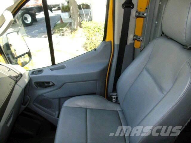 Ford TRANSIT 250 CAR ボックスボディー、ウイング、箱車