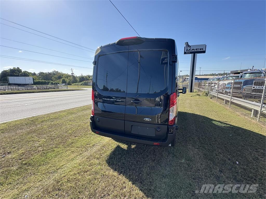 FRD 250 TRANS ボックスボディー、ウイング、箱車