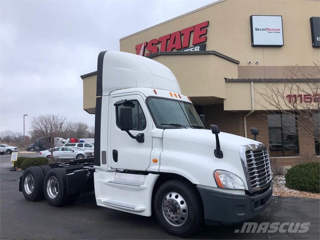 Freightliner Cascadia 中古トラクターヘッド | トレーラーヘッド