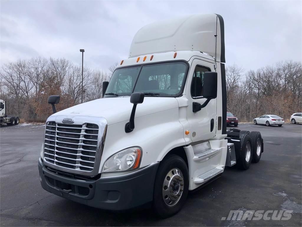 Freightliner Cascadia 中古トラクターヘッド | トレーラーヘッド