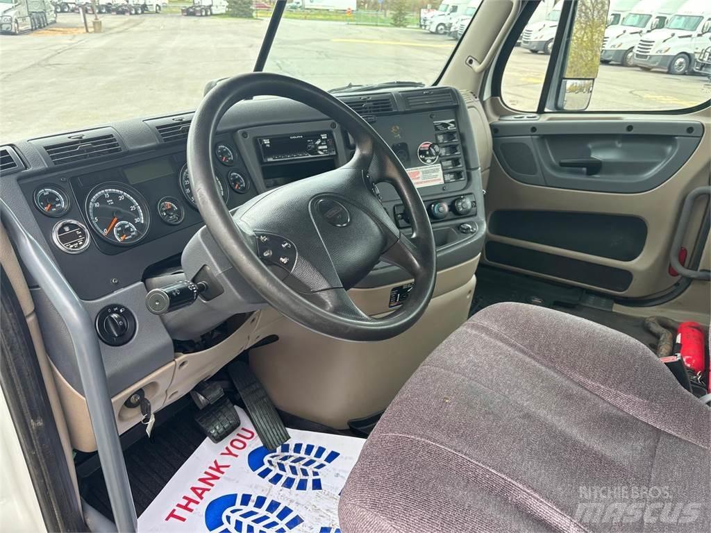 Freightliner Cascadia 中古トラクターヘッド | トレーラーヘッド