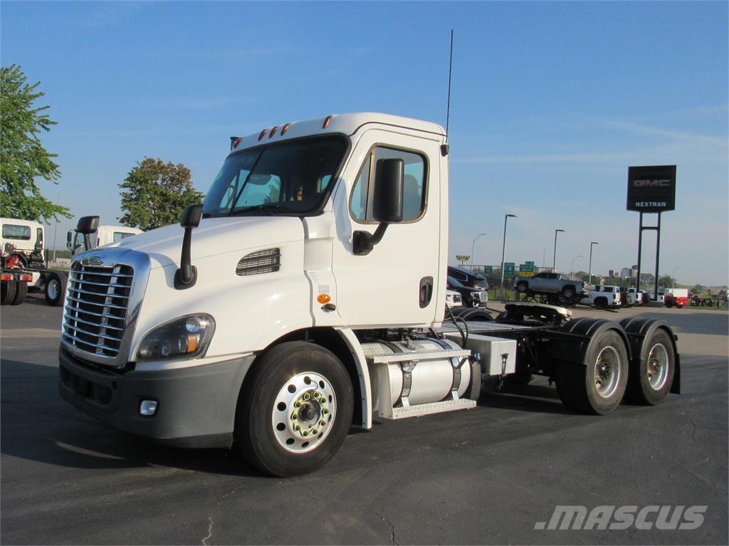 Freightliner Cascadia 中古トラクターヘッド | トレーラーヘッド