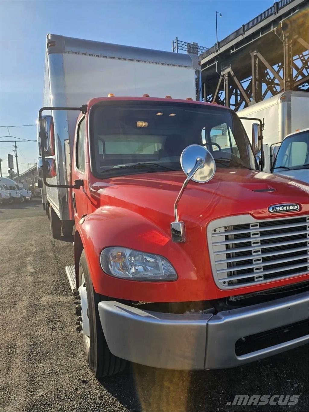 Freightliner M2 ボックスボディー、ウイング、箱車