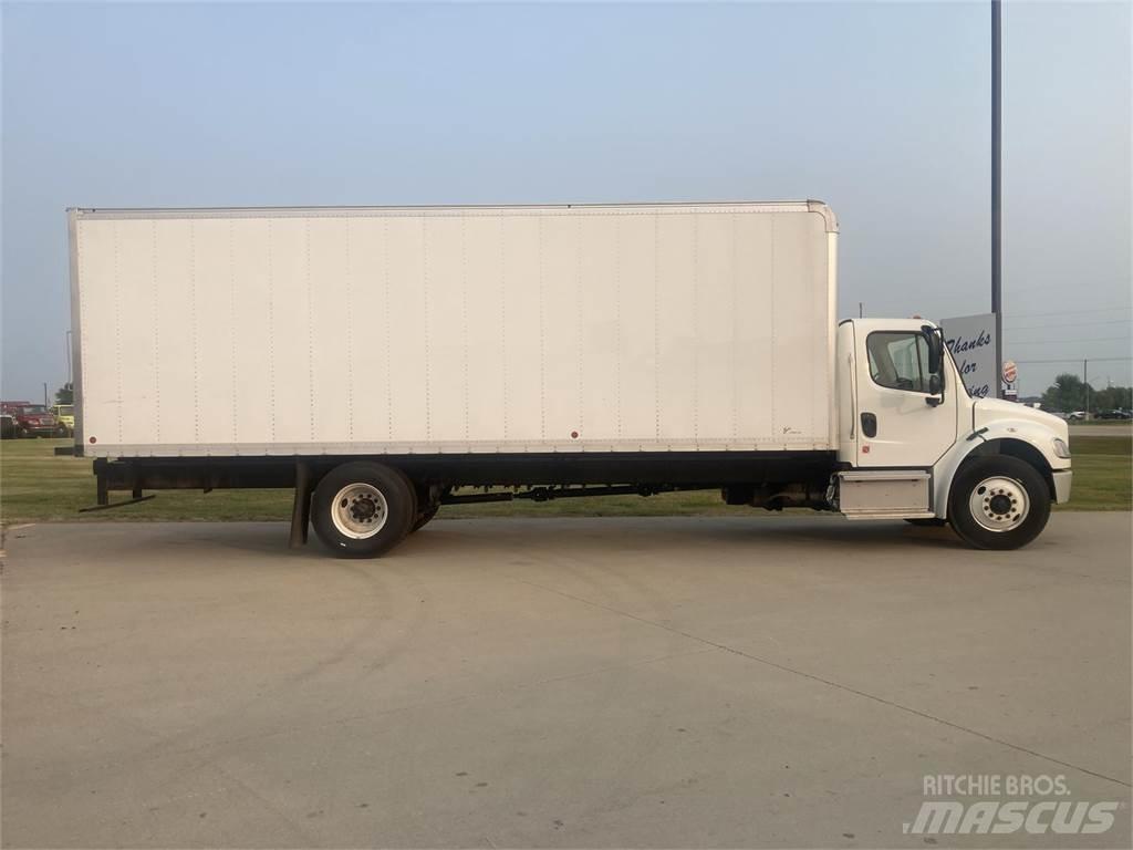 Freightliner M2 106 キャブ付きシャーシ