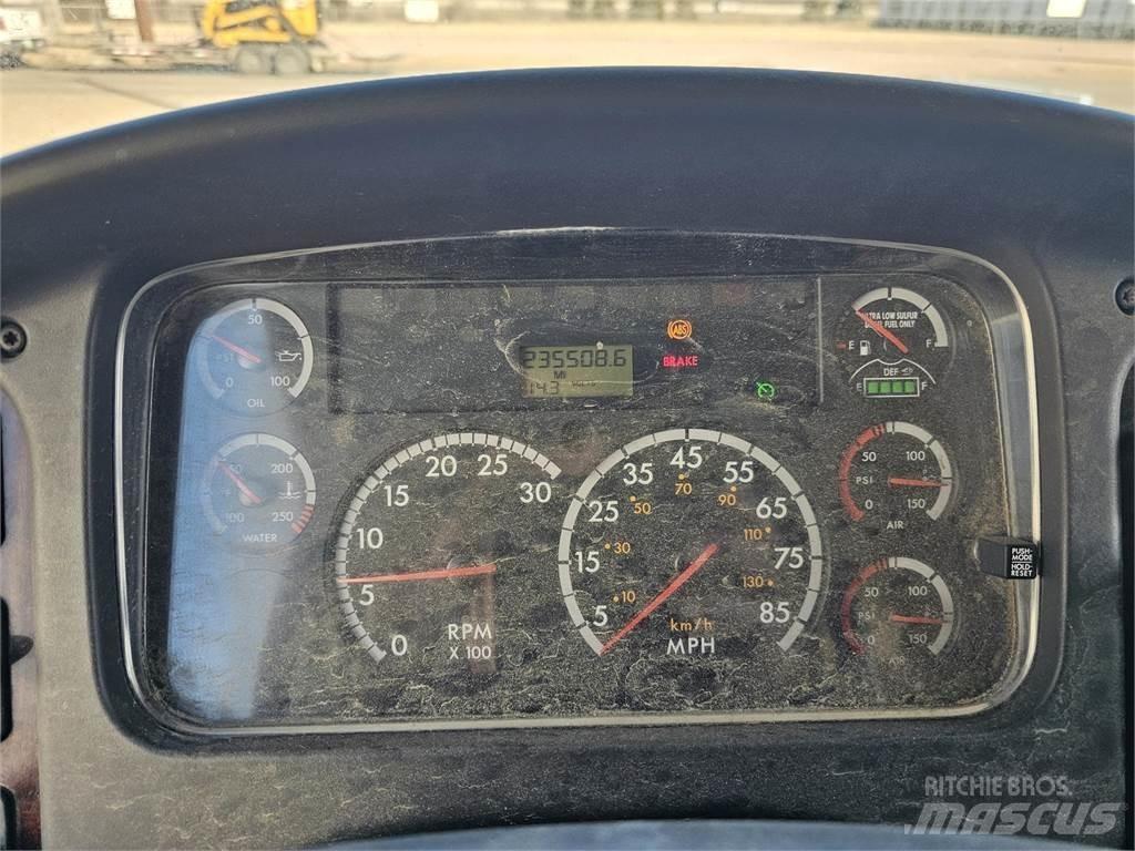 Freightliner M2 106 中古トラクターヘッド | トレーラーヘッド
