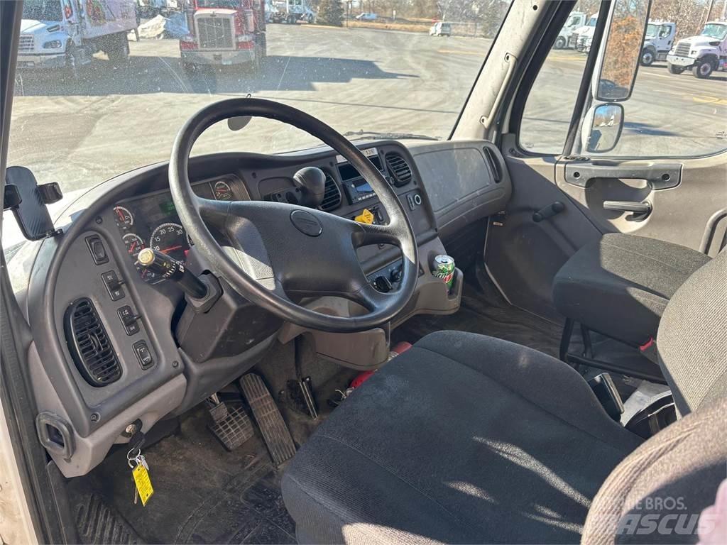 Freightliner M2 106 ボックスボディー、ウイング、箱車
