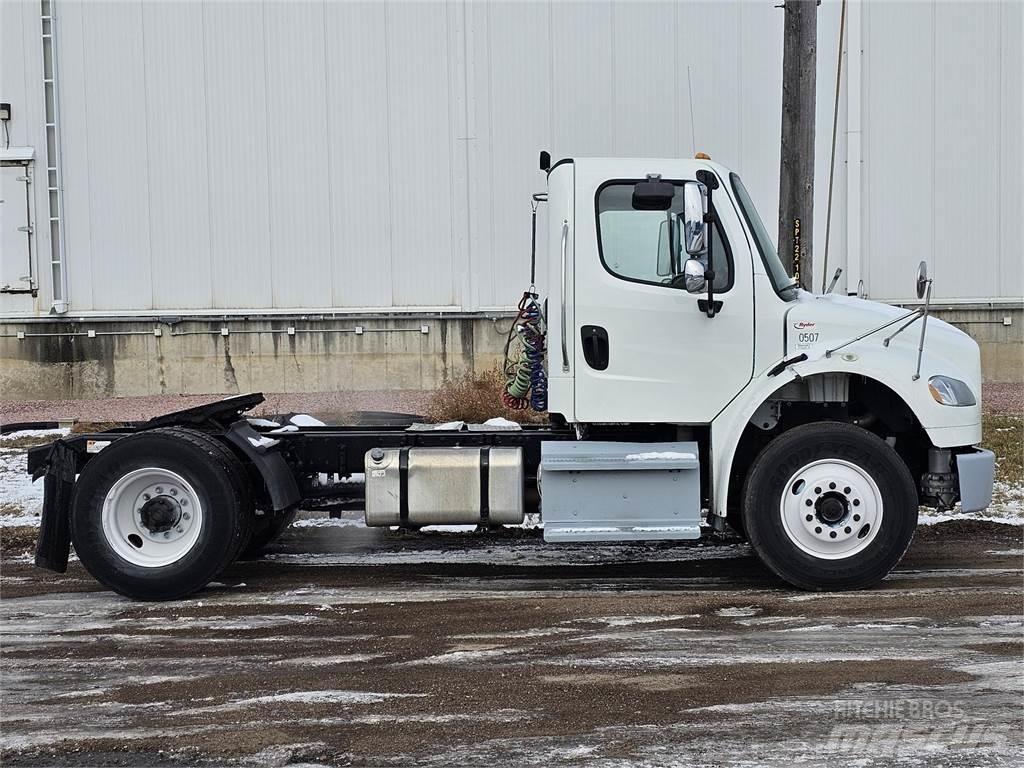 Freightliner M2 106 中古トラクターヘッド | トレーラーヘッド