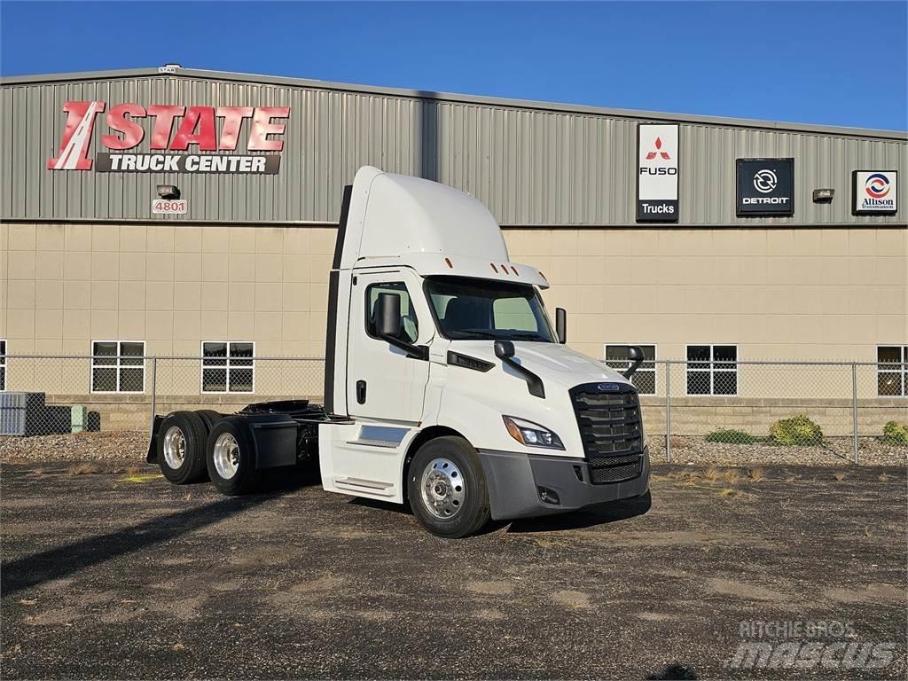 Freightliner PE116DC 中古トラクターヘッド | トレーラーヘッド