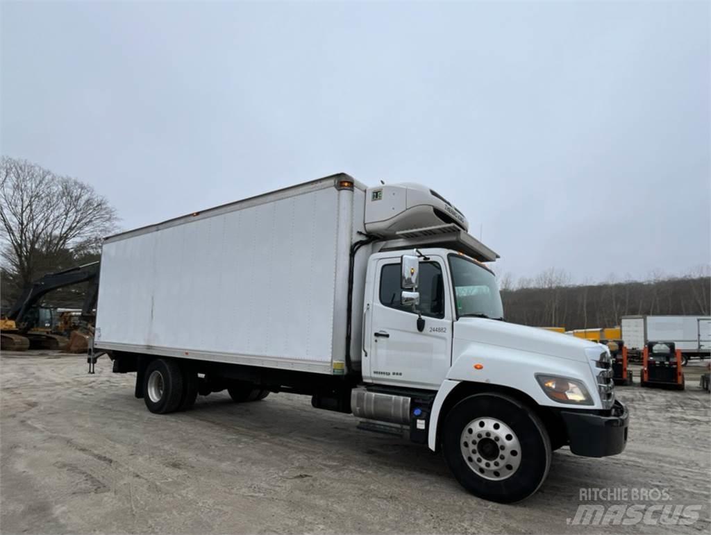 Hino 268 ボックスボディー、ウイング、箱車