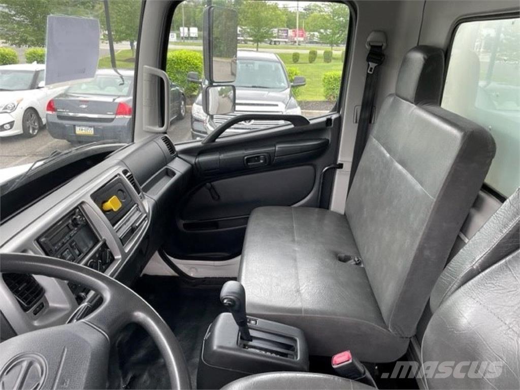 Hino 268A ボックスボディー、ウイング、箱車