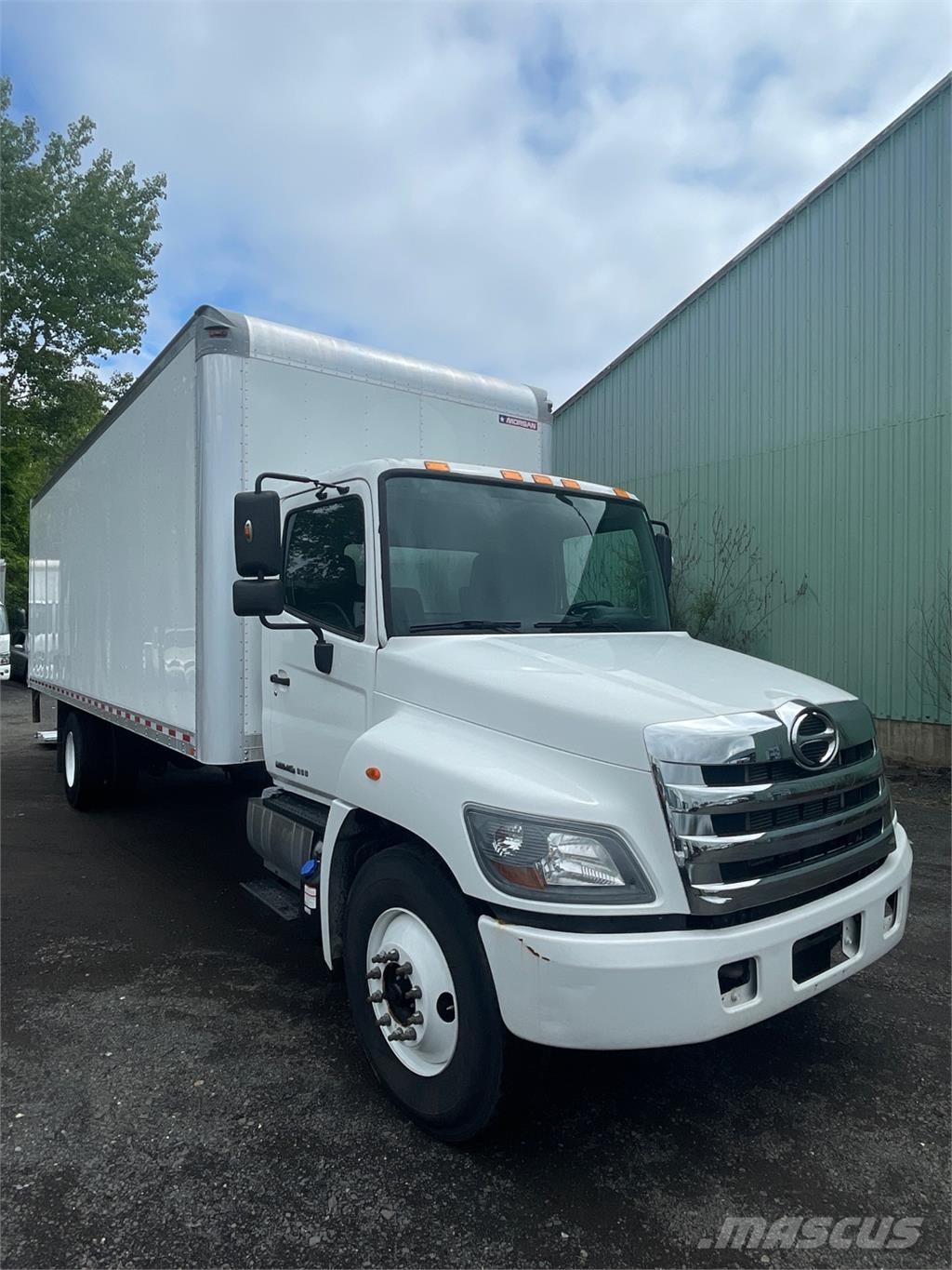 Hino 268A ボックスボディー、ウイング、箱車