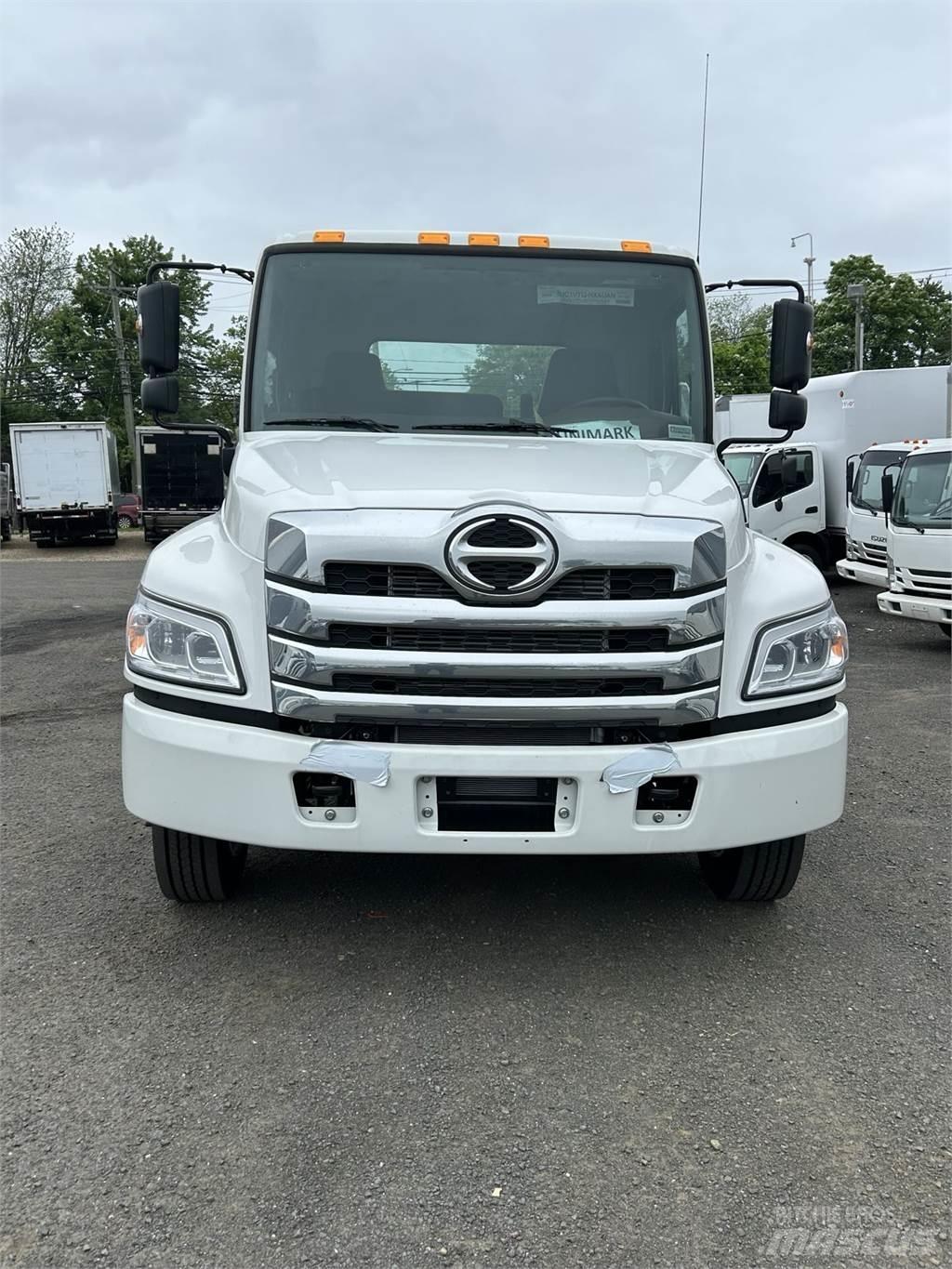 Hino L6 キャブ付きシャーシ