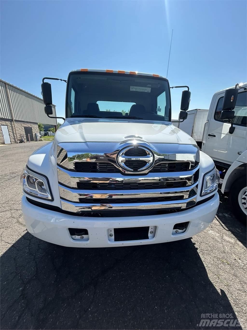 Hino L6 キャブ付きシャーシ