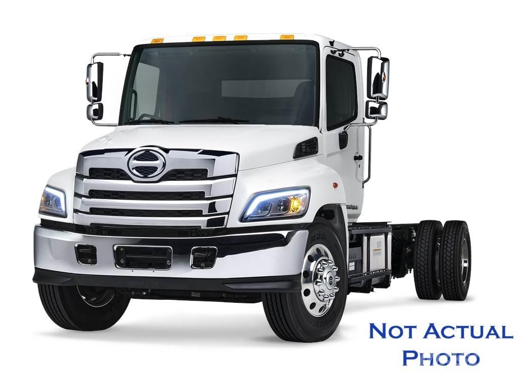 Hino L7 キャブ付きシャーシ