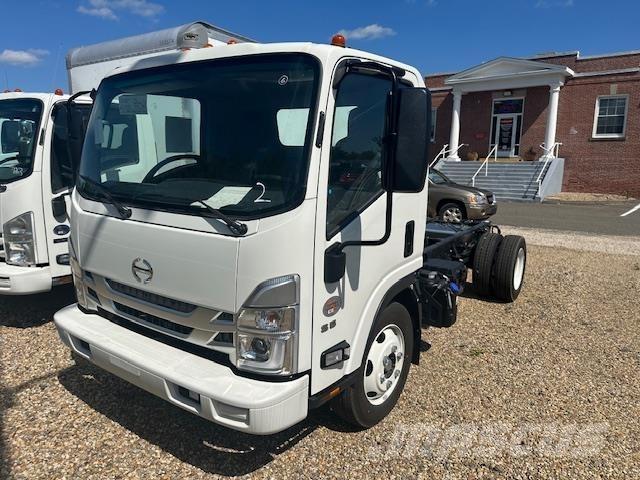 Hino S5 キャブ付きシャーシ