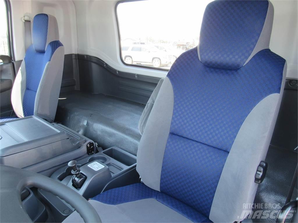 Isuzu FTR Diesel キャブ付きシャーシ