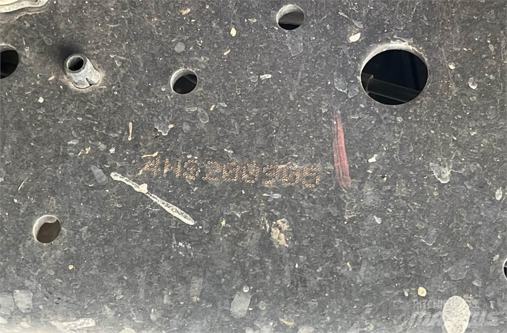 Isuzu NPR DC ボックスボディー、ウイング、箱車